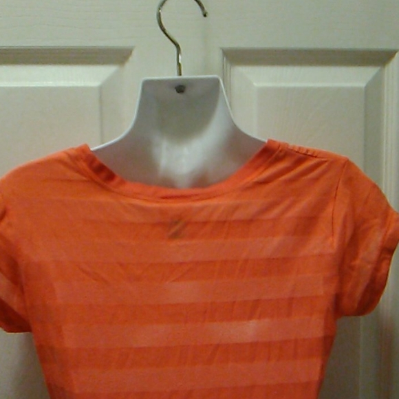 Orange knit top by "the Balance Collection" - Picture 6 of 8